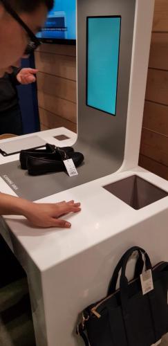 Self checkout для fashion-бизнеса, который может обрабатывать в том числе возвраты
